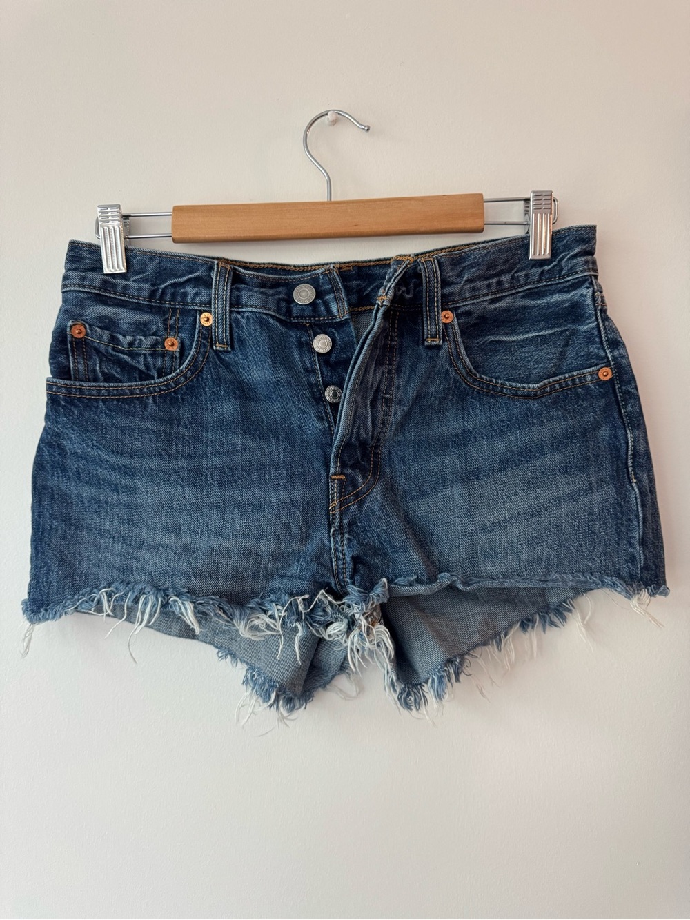 Festival Grunge Levi's 501 High Rise Cutoff Denim Shorts Medium Wash W27